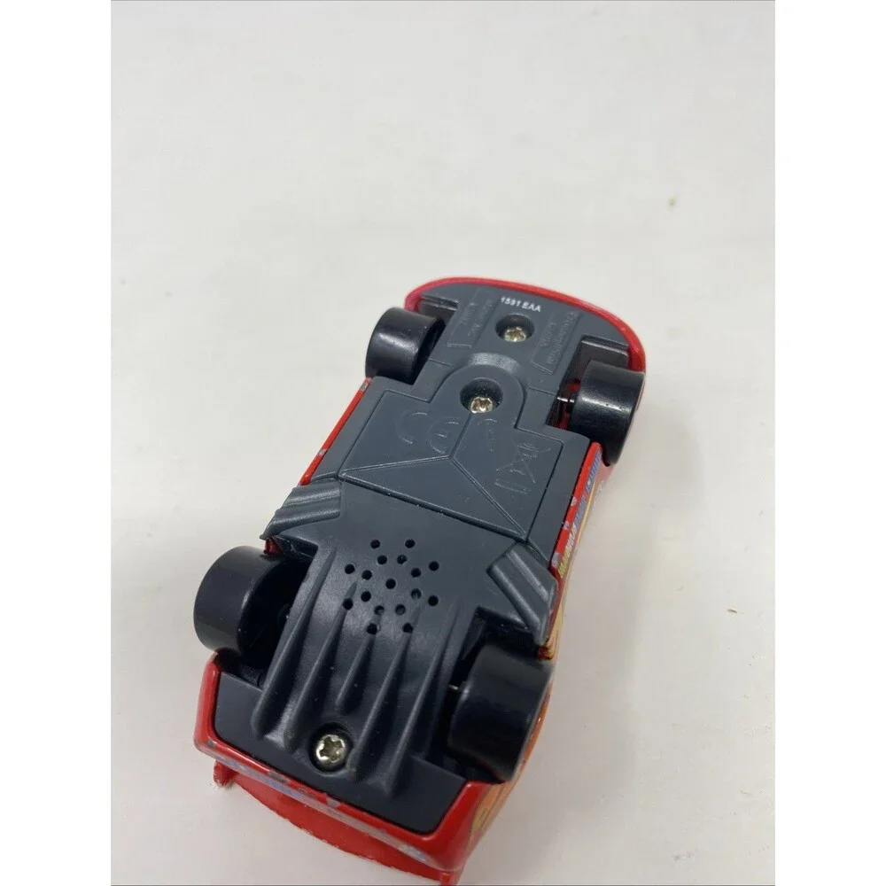 Mattel Lightning McQueen Lights & Sounds Diecast Car Disney Pixar Cars 2